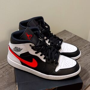 Jordan 1 mids